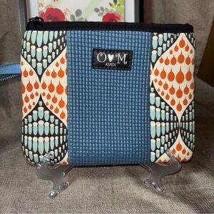 O Loves M OM Aspen Wristlet Bag Purse Pouch Blue Stripe Graphic Print Zip Close